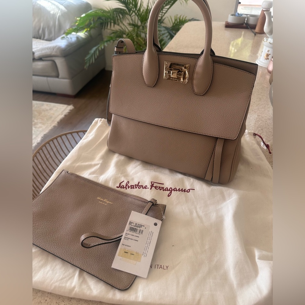 Salvatore Ferragamo Beige Leather Handbag